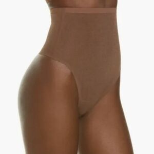 High-Waisted Shapewear Briefs in Brown Skims